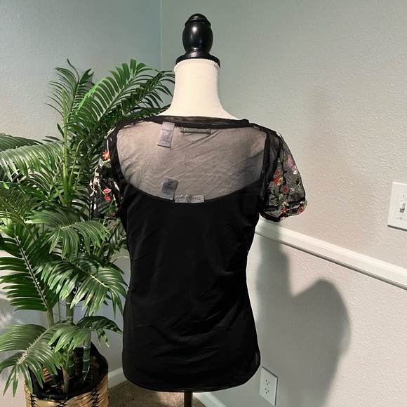 Paradiso Black Sheer Blouse with Floral Embroidery - Picture 4 of 4